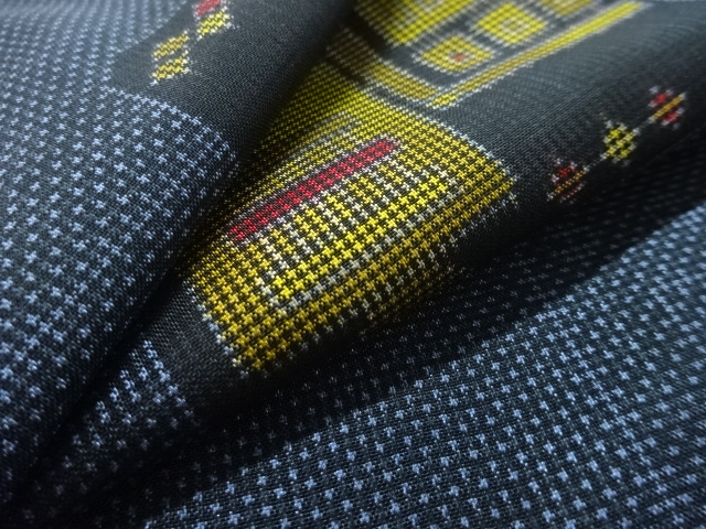  幾何学模様織出し本場泥大島紬着物（5マルキ）